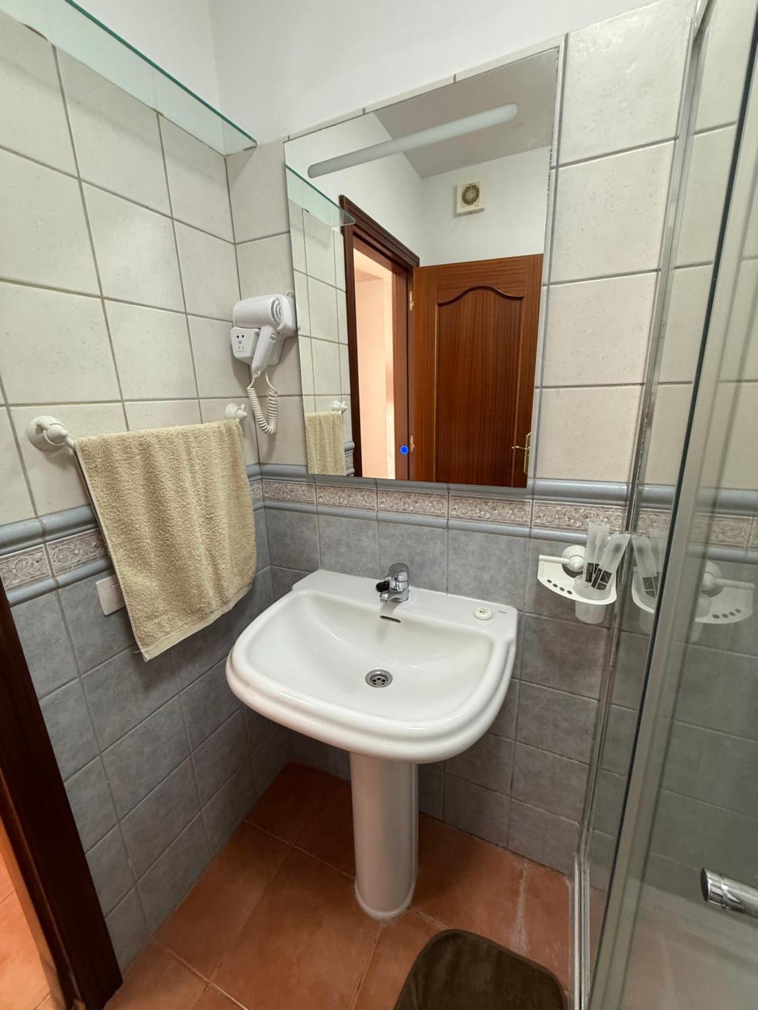 Apartamento Brisas Del Sur - Oasis Tenerife Sur Playa de San Juan  Kültér fotó